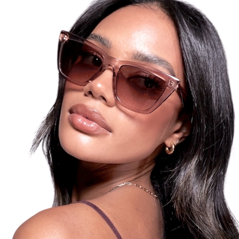 QUAY Call The Shots Doe Crystal Frame Dark Fawn Gradient Lens Cat Eye NWT